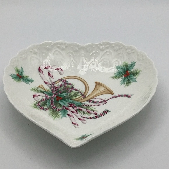 Mikasa Noel Heart Shaped Christmas Candy/Trinket Dish - Picture 2 of 9